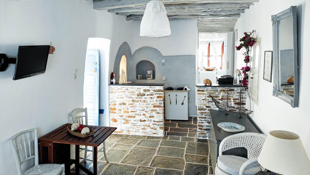 Kastro Gate Apartment ,Entrance To An Ancient Village Kastron  Bagian luar foto